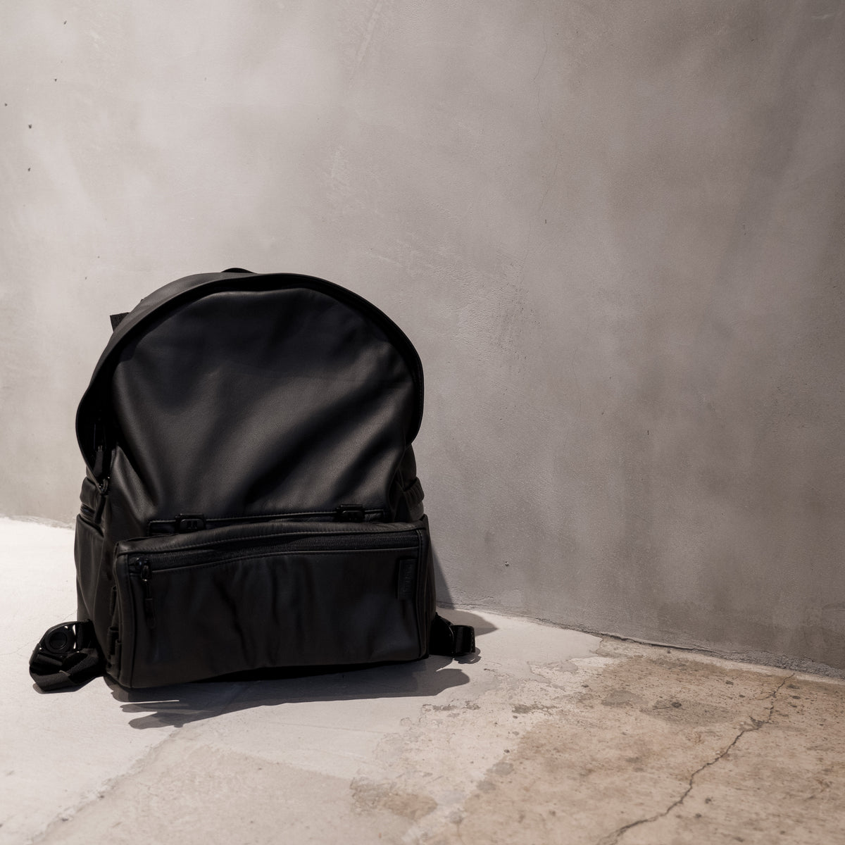 NonFlag別注 bagjack Leather BackPack NonFlag Leather BackPack Black – NON FLAG
